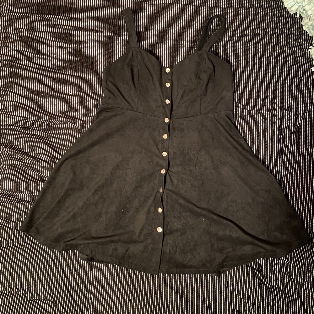 BLACK VELVET SWEETHEART NECKLINE DRESS